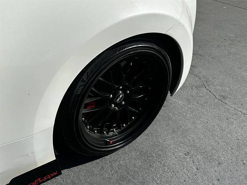 Used 2018 Nissan 370Z Coupe RWD image 18