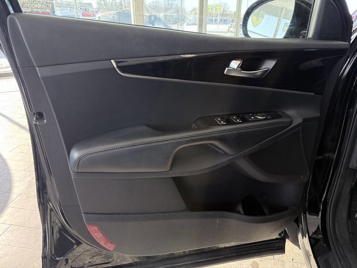 Used 2020 Kia Sorento S image 16