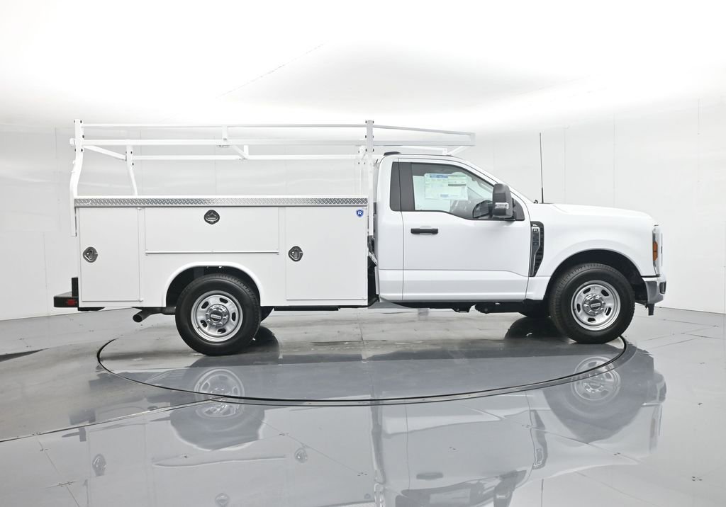 New 2025 Ford F350 XL w/ XL Chrome Package image 28