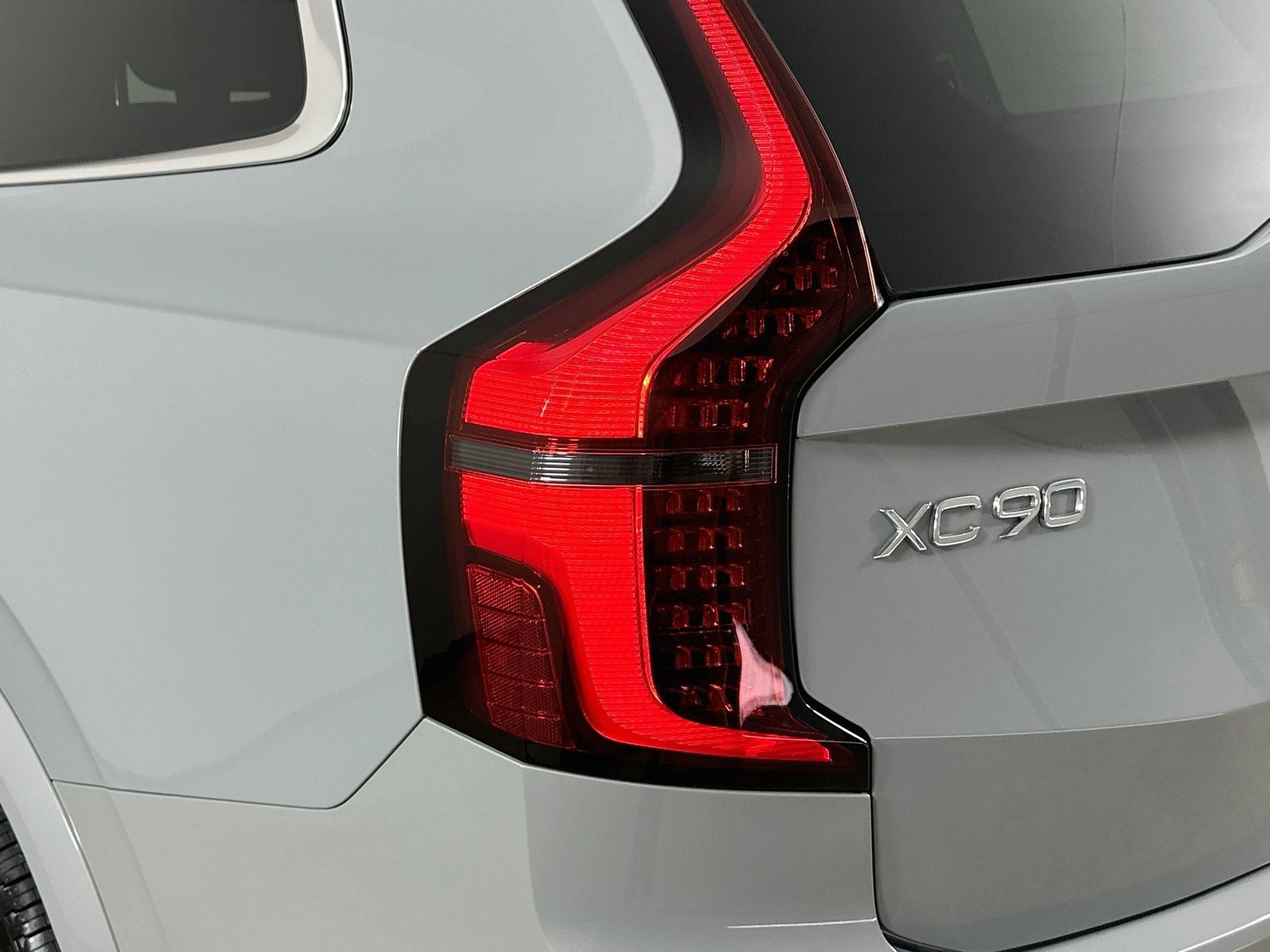 Used 2026 Volvo XC90 B6 Ultra w/ Protection Package AWD/4WD image 12