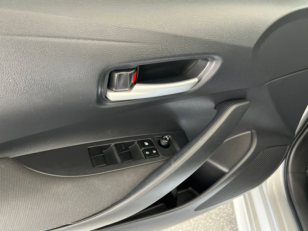 Used 2021 Toyota Corolla LE w/ Carpet Mat Package (TMS) FWD image 13