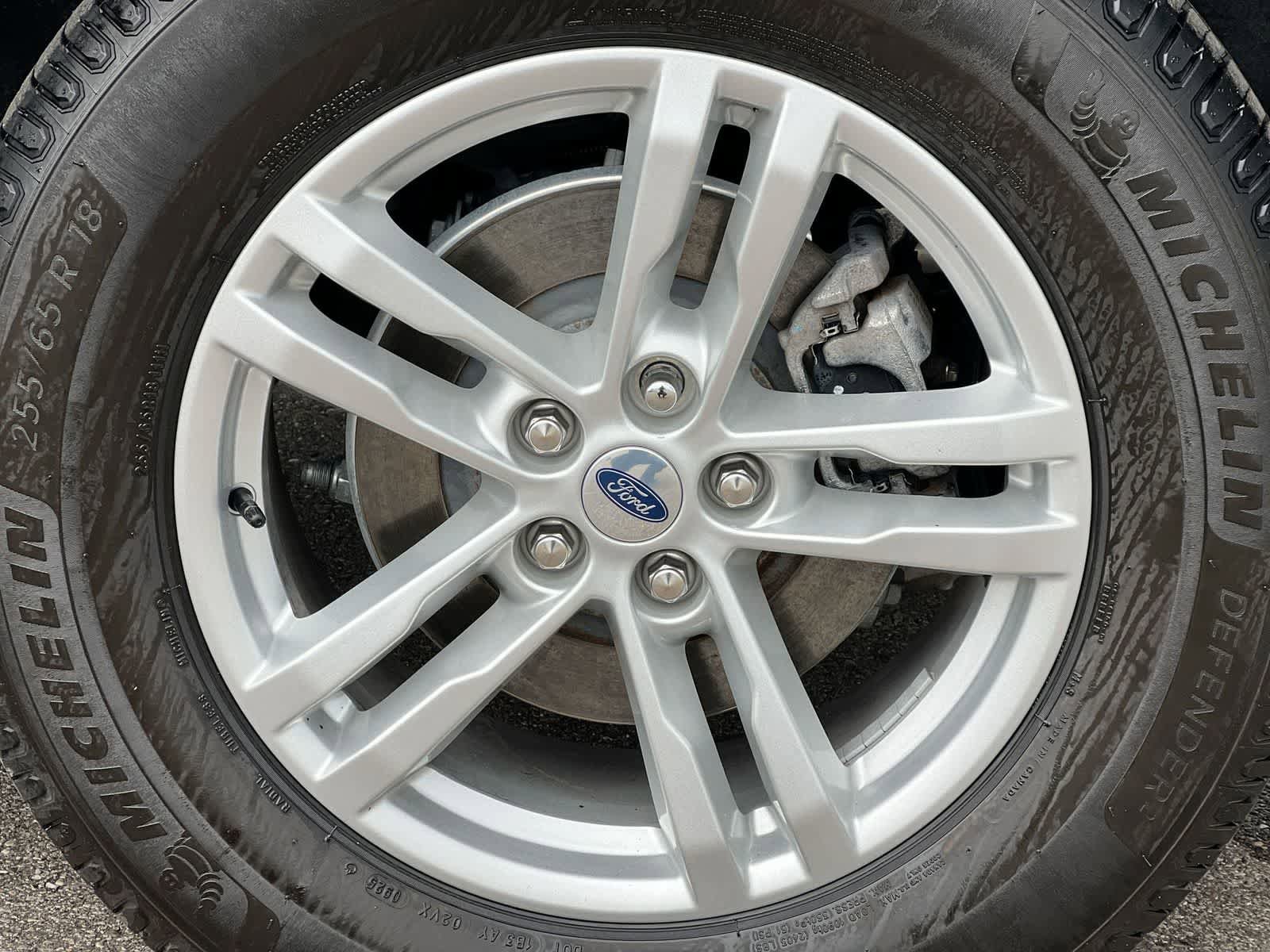 Used 2022 Ford Explorer XLT w/ Equipment Group 202A AWD/4WD image 14