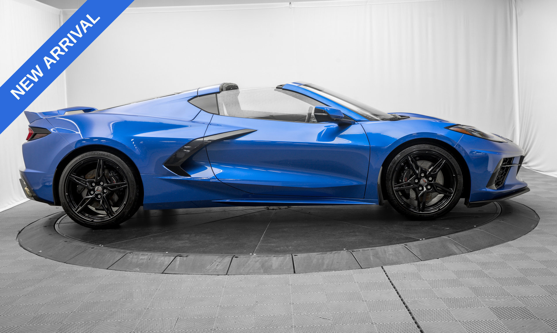 Used 2020 Chevrolet Corvette Stingray Preferred Cpe w/ 2LT Preferred Equipment Group RWD image 8