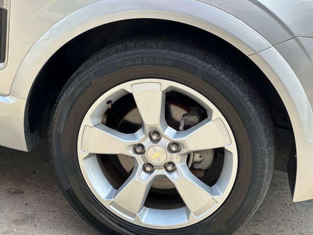 Used 2014 Chevrolet Captiva Sport LT FWD image 4