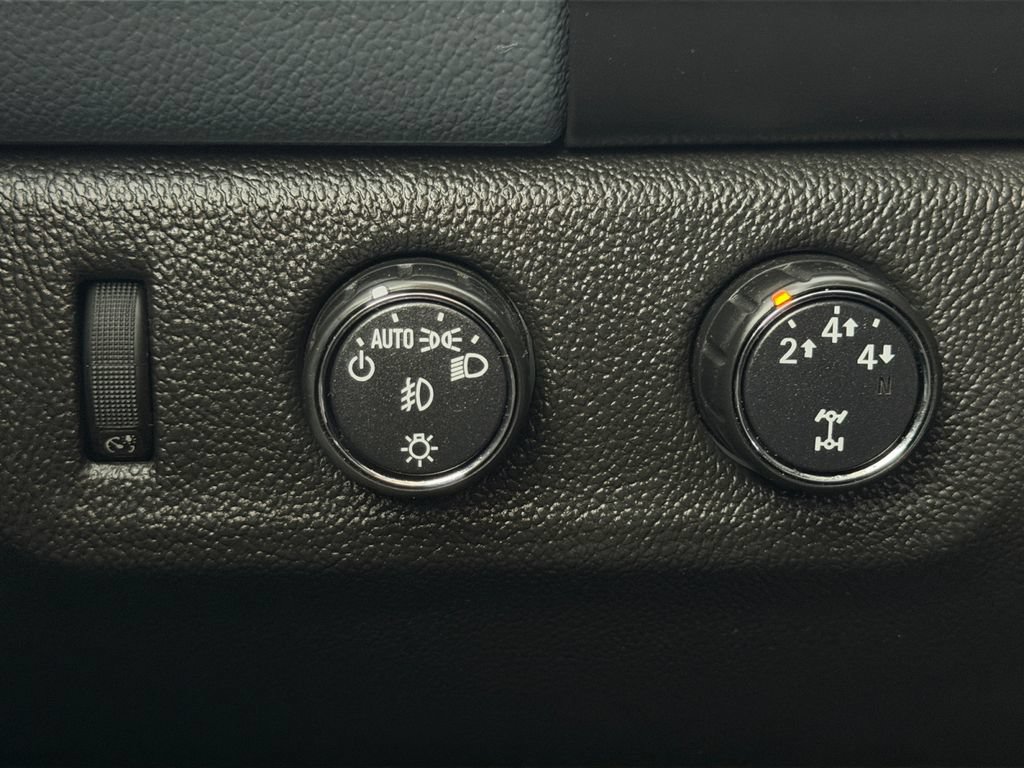 Used 2016 Chevrolet Colorado Z71 AWD/4WD image 29
