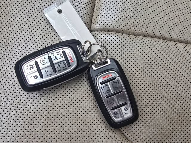 Used 2021 Chrysler Pacifica Limited w/ Premium & Safety Sphere Group AWD/4WD image 33