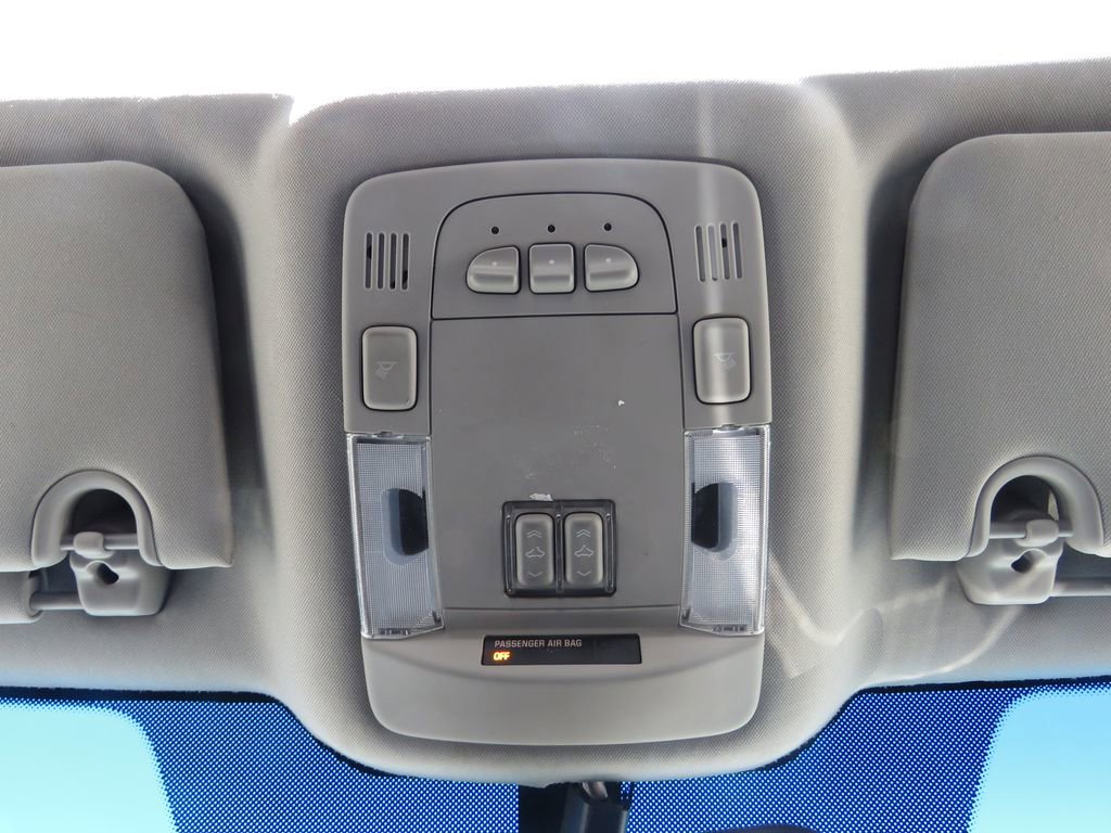 Used 2010 Cadillac DTS Luxury FWD image 25