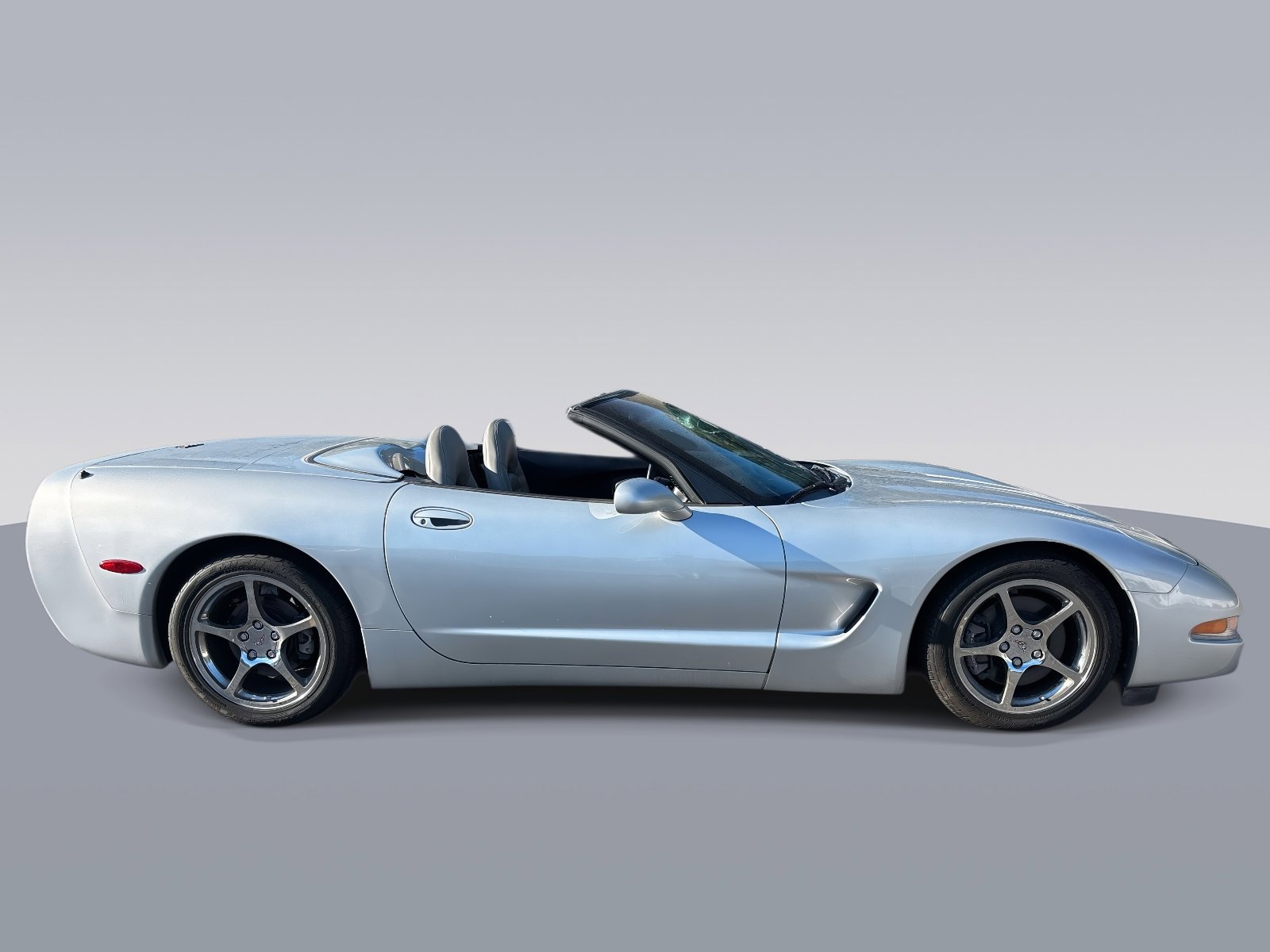 Used 1999 Chevrolet Corvette Convertible w/ Memory Pkg image 2