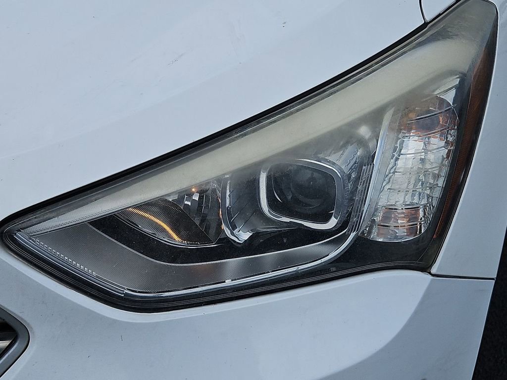 Used 2015 Hyundai Santa Fe Sport 2.0T w/ Option Group 05 FWD image 21