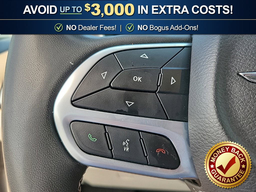 Used 2024 Chrysler Pacifica Touring-L FWD image 22