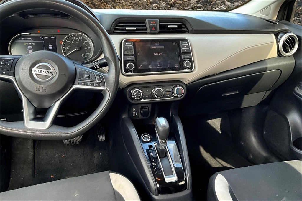 Used 2021 Nissan Versa SV image 6