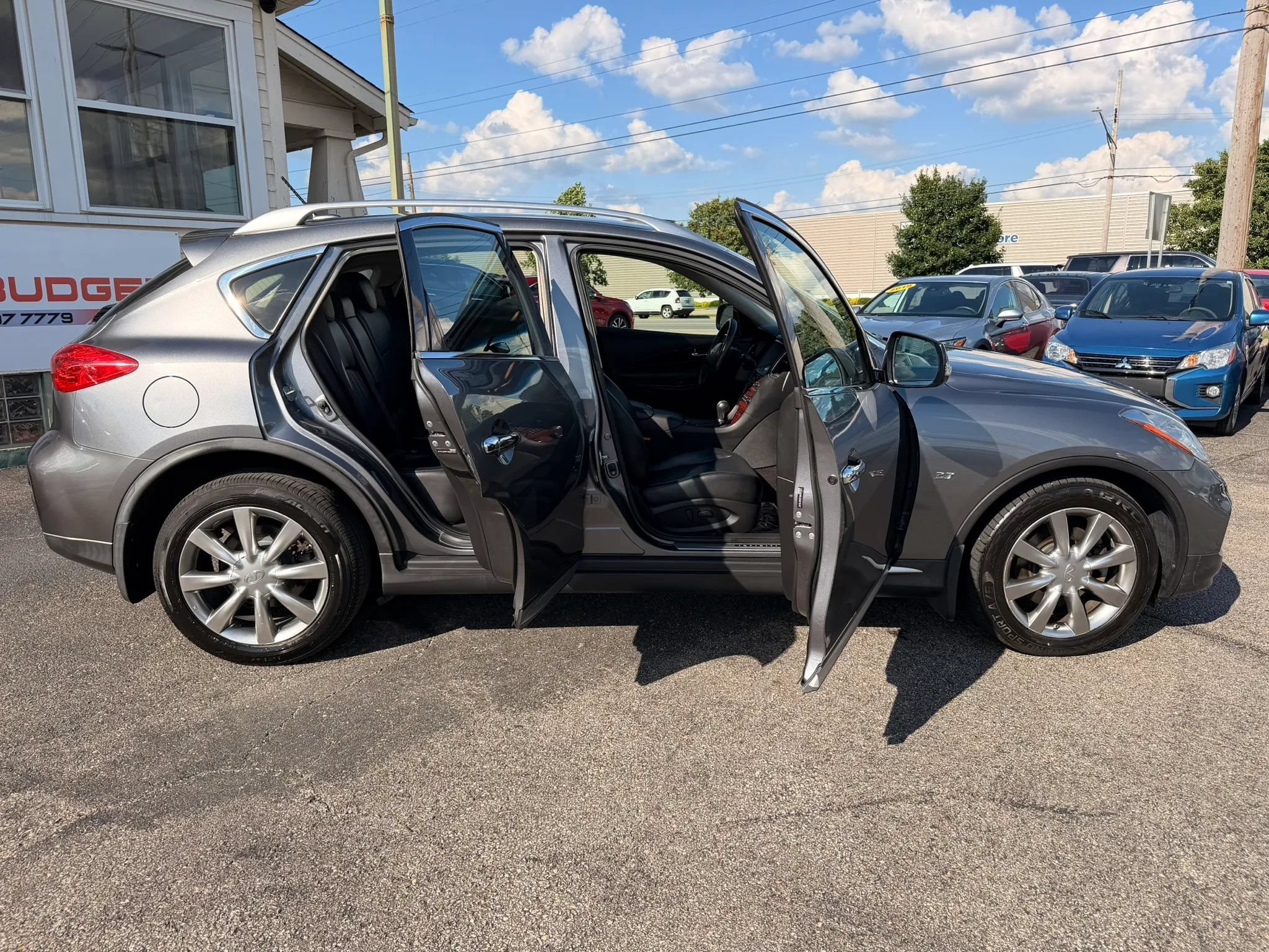Used 2016 INFINITI QX50 AWD w/ Premium Package image 20