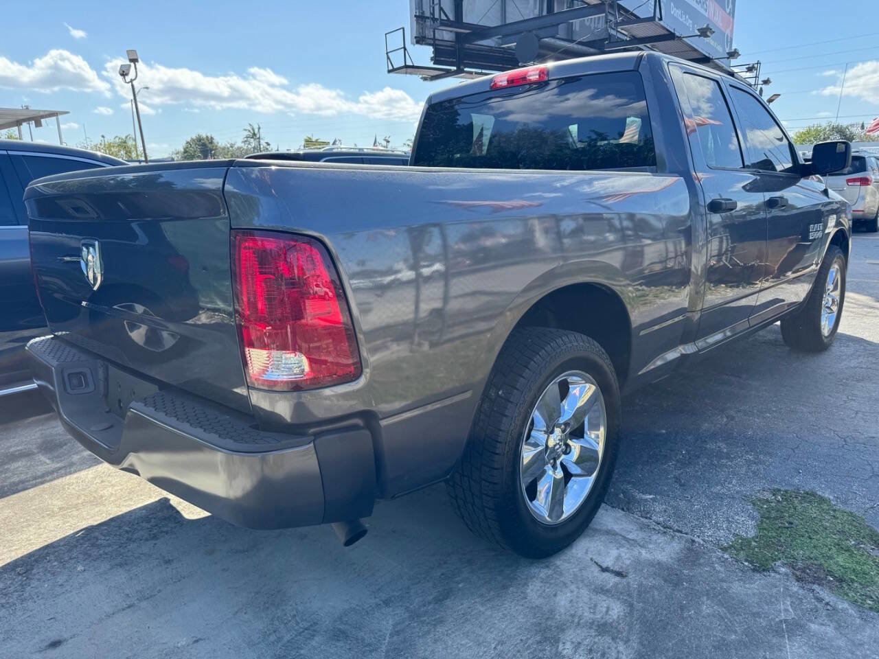Used 2018 RAM 1500 Express RWD image 5