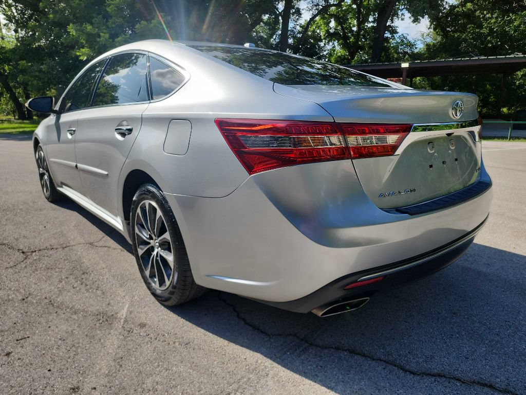 Used 2017 Toyota Avalon XLE FWD image 5