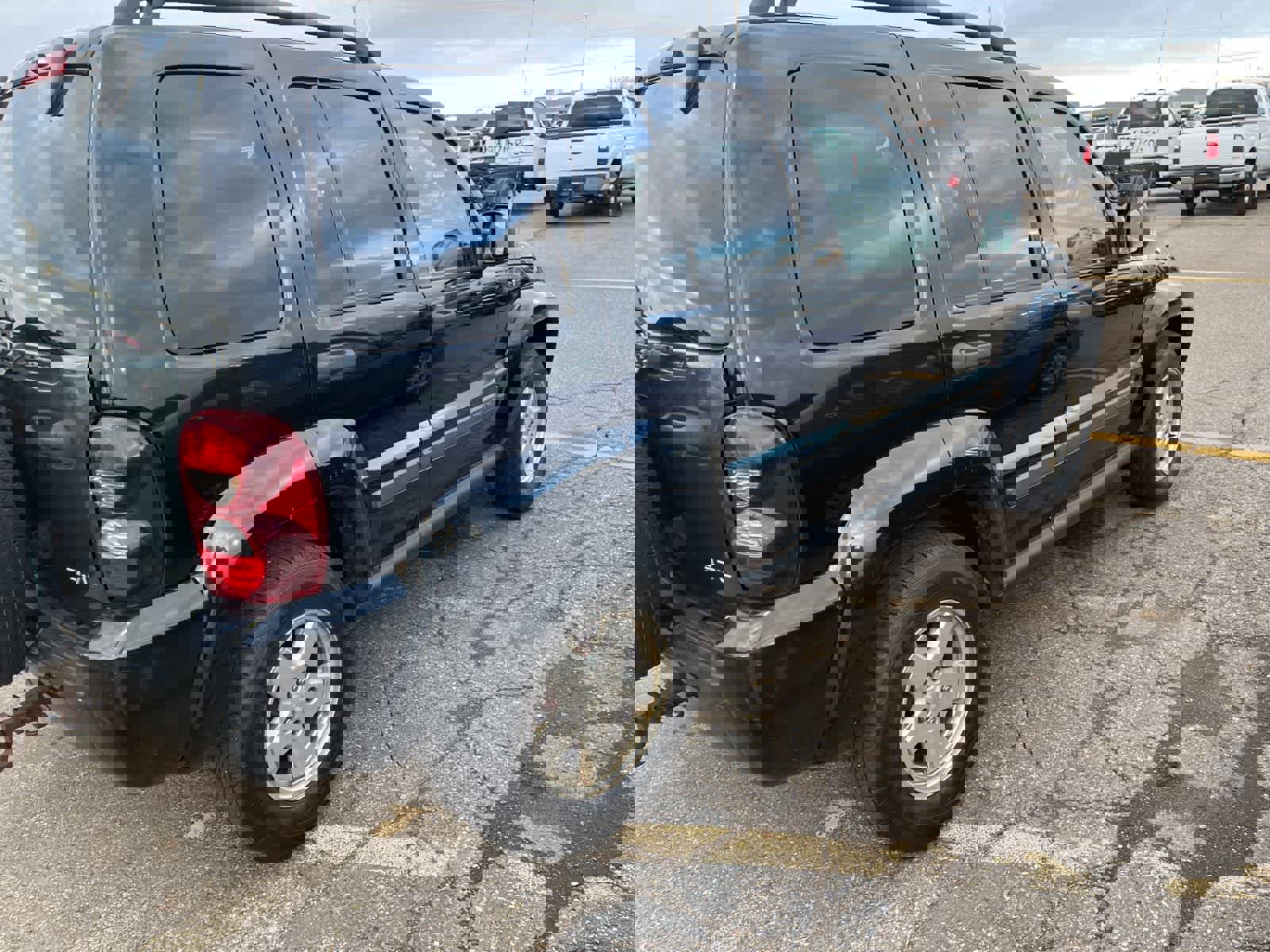 Used 2007 Jeep Liberty Sport image 13