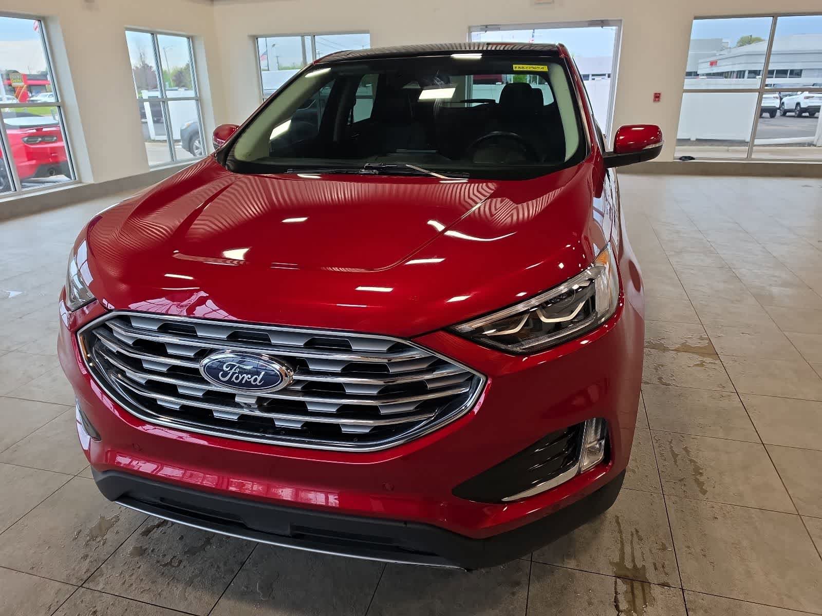 Used 2024 Ford Edge Titanium w/ Equipment Group 301A AWD/4WD image 2