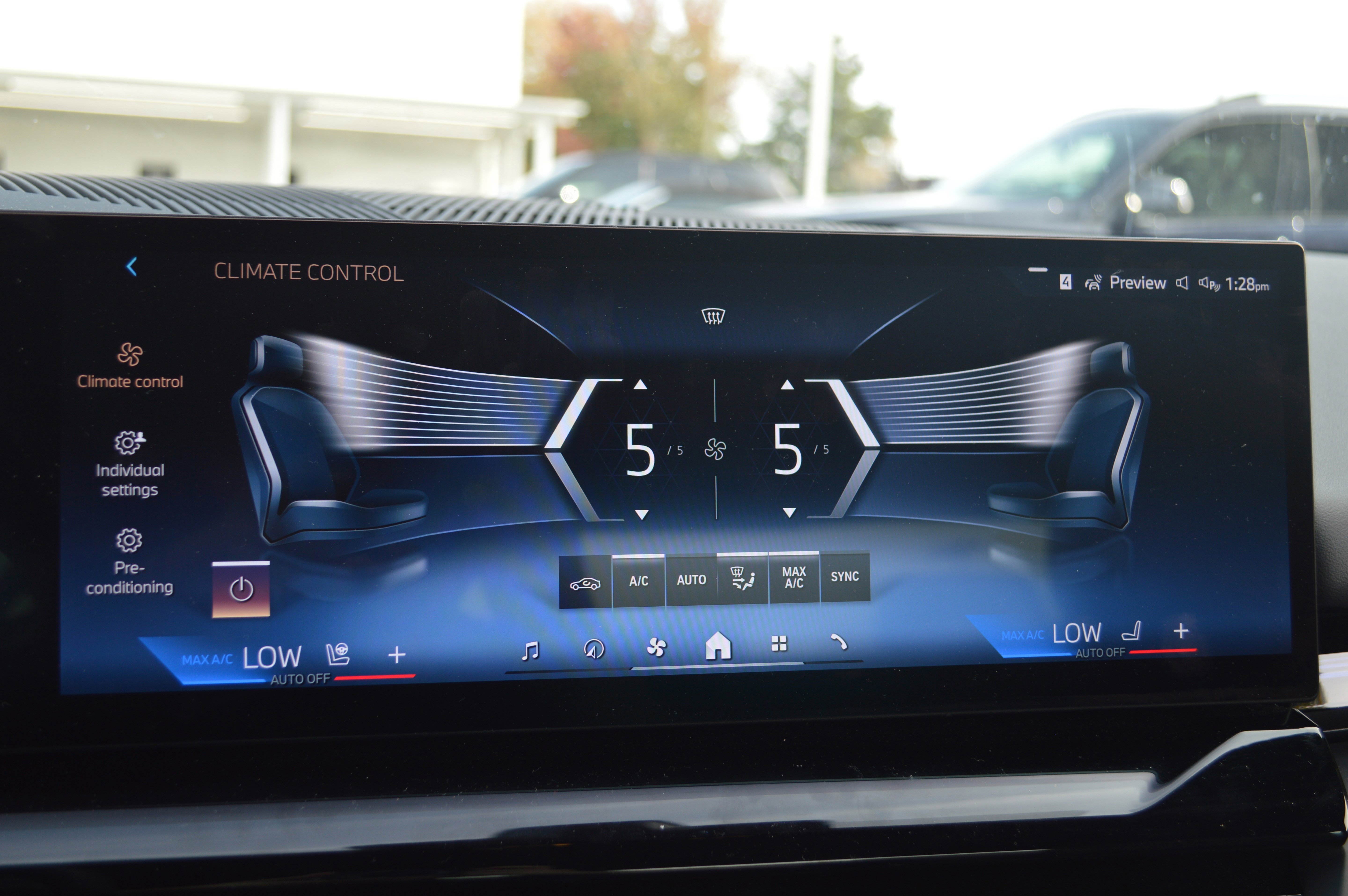 Used 2025 BMW 530i xDrive w/ Premium Package image 21