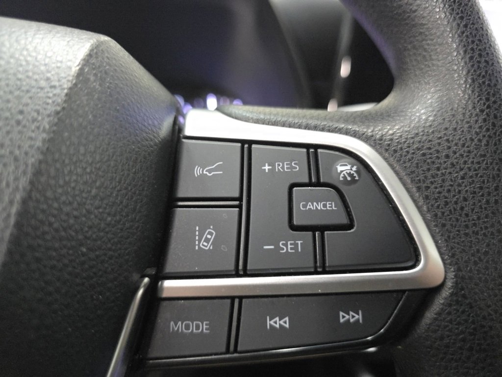 Certified 2023 Toyota Highlander L image 10