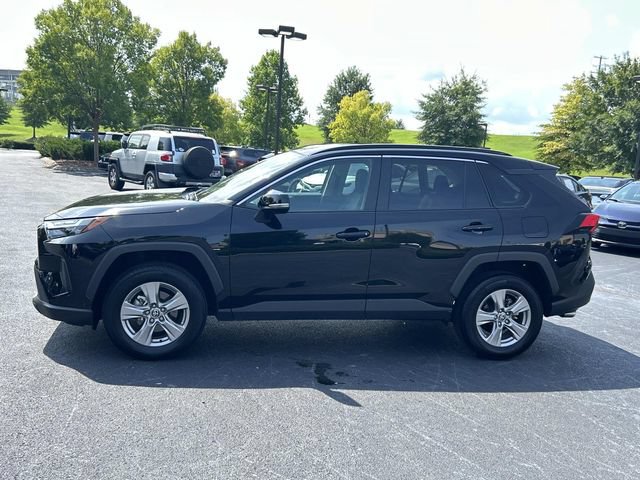 Used 2025 Toyota RAV4 XLE AWD/4WD image 7