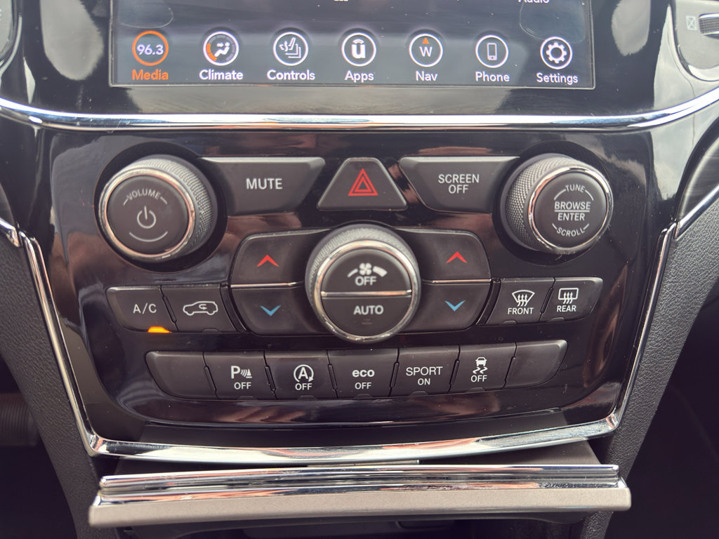 Used 2020 Jeep Grand Cherokee Limited AWD/4WD image 19