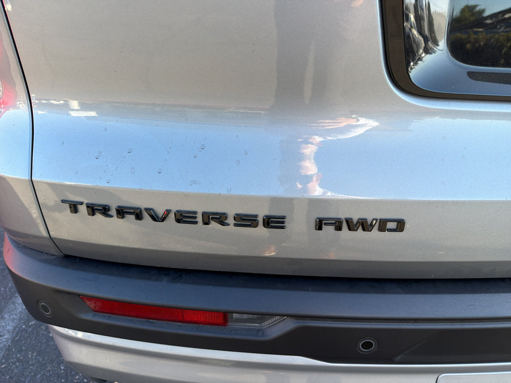 Used 2025 Chevrolet Traverse Z71 w/ Enhanced Driving Package AWD/4WD image 9