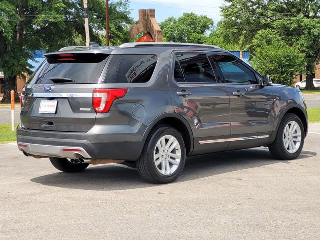 Used 2016 Ford Explorer XLT w/ Equipment Group 201A FWD image 5