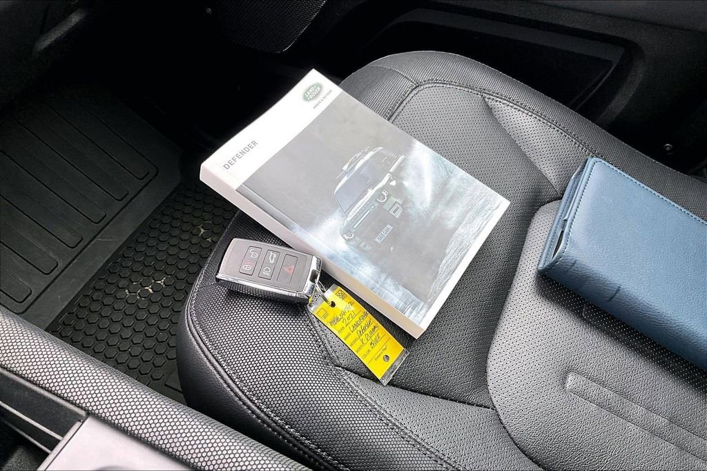 Used 2021 Land Rover Defender 110 X-Dynamic SE image 10