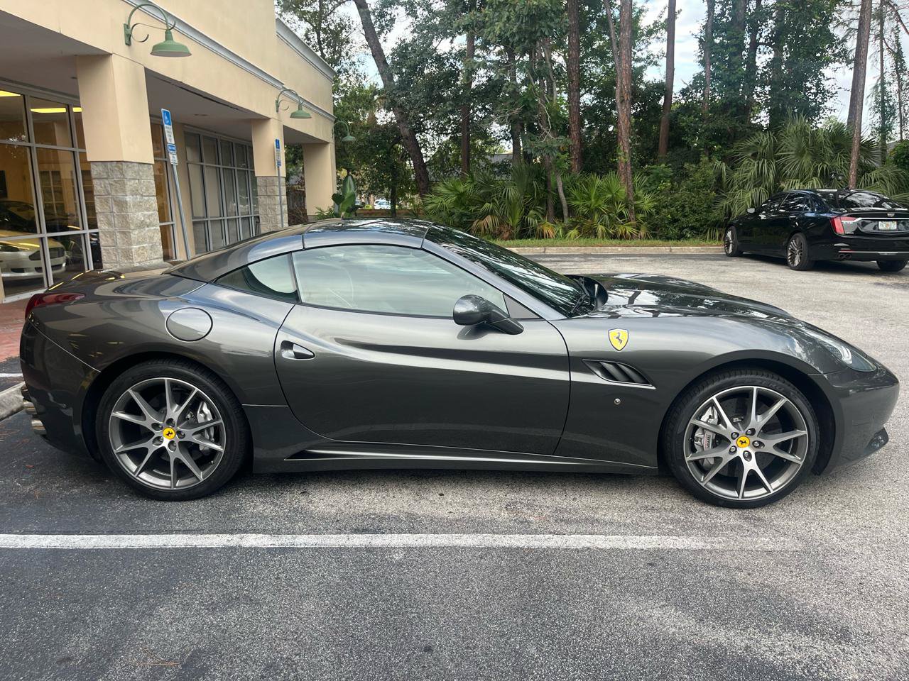 Used 2011 Ferrari California RWD image 17