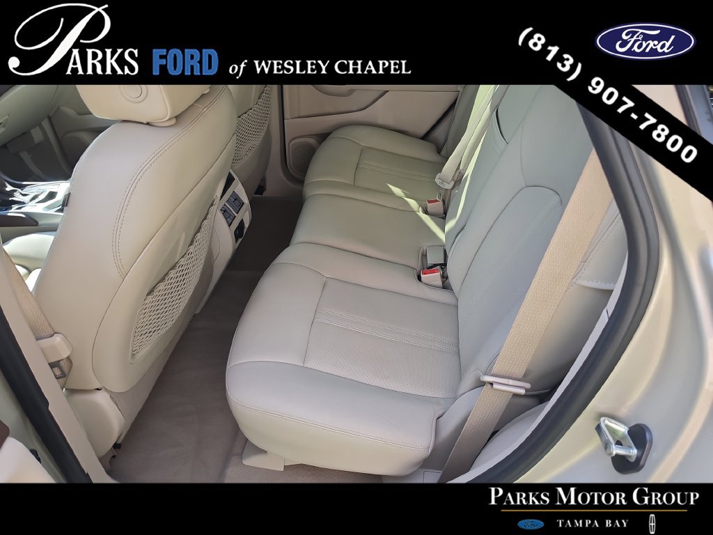 Used 2015 Cadillac SRX Luxury w/ Driver Awareness Package FWD image 16