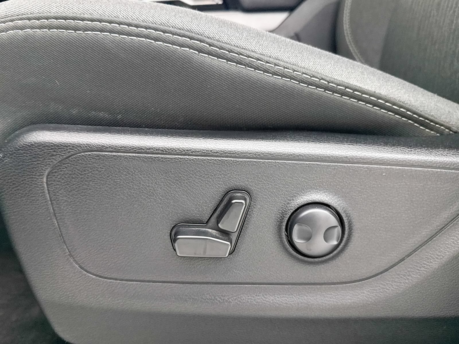 Used 2023 RAM 1500 Big Horn AWD/4WD image 25