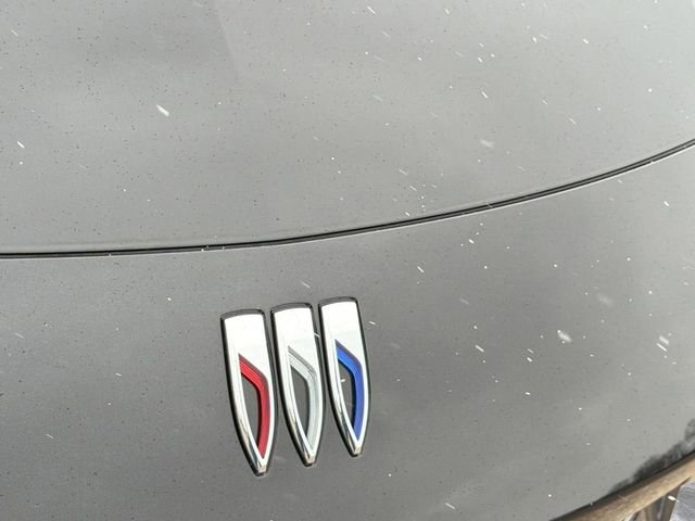 Used 2025 Buick Envista Sport Touring image 25