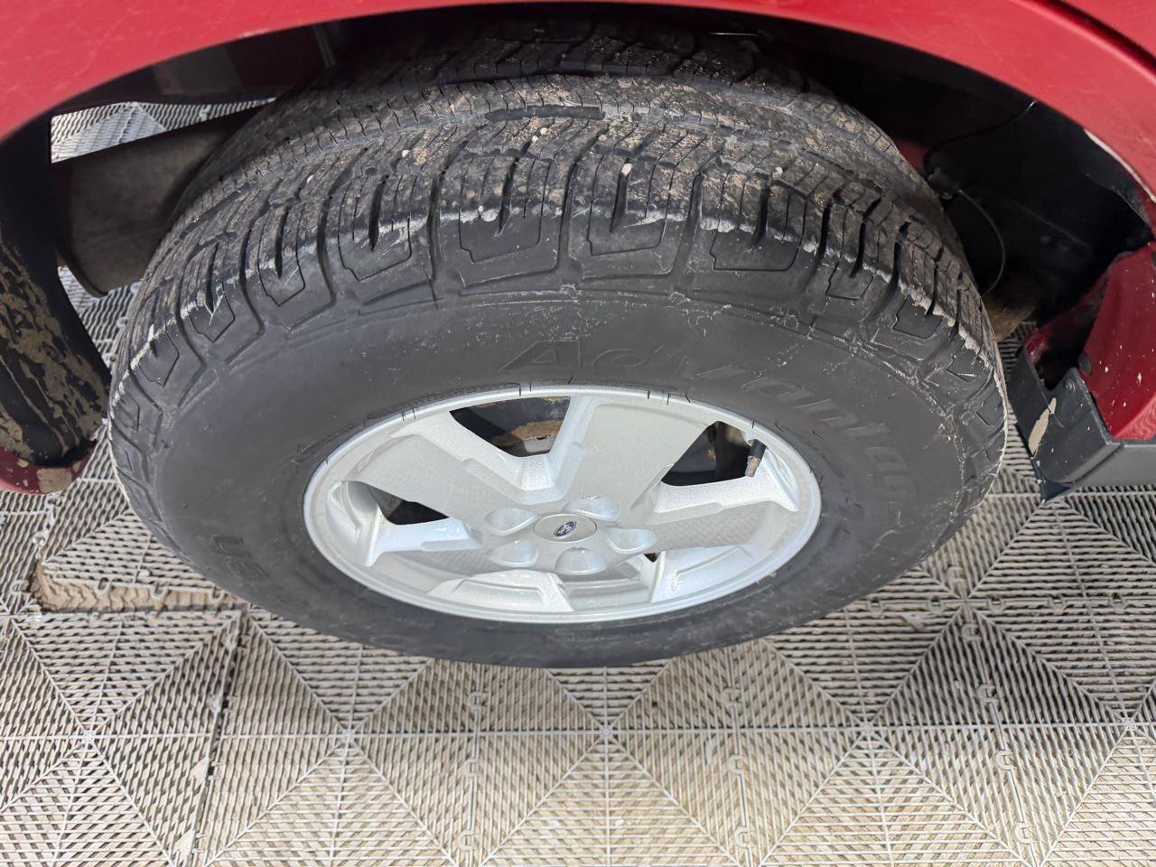 Used 2010 Ford Escape XLT AWD/4WD image 18