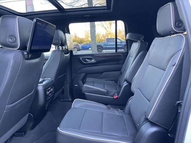 Used 2023 Chevrolet Suburban Premier w/ Advanced Technology Package image 11
