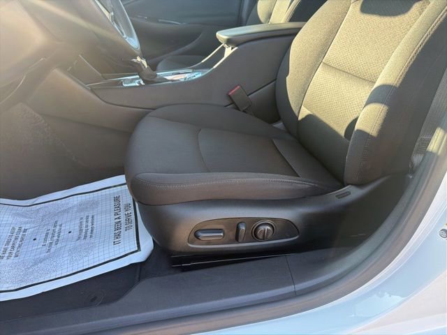 Used 2025 Chevrolet Malibu LT image 18