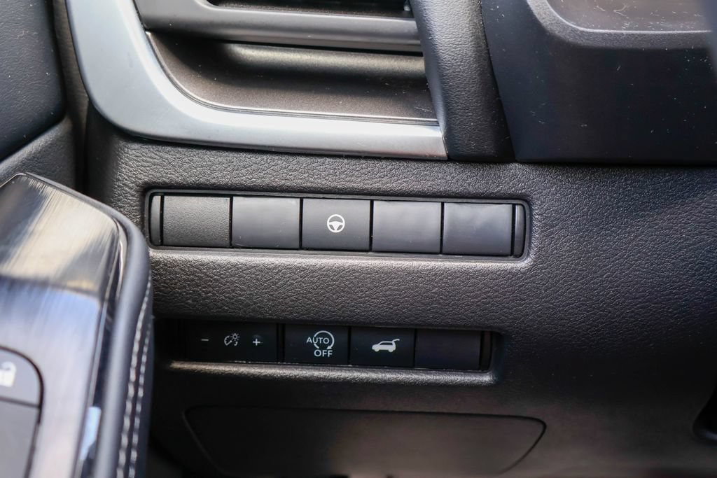 Certified 2026 Nissan Rogue SV w/ Cold Weather Package FWD image 17