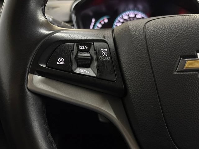 Used 2019 Chevrolet Trax LT w/ Sun & Sound Package AWD/4WD image 42