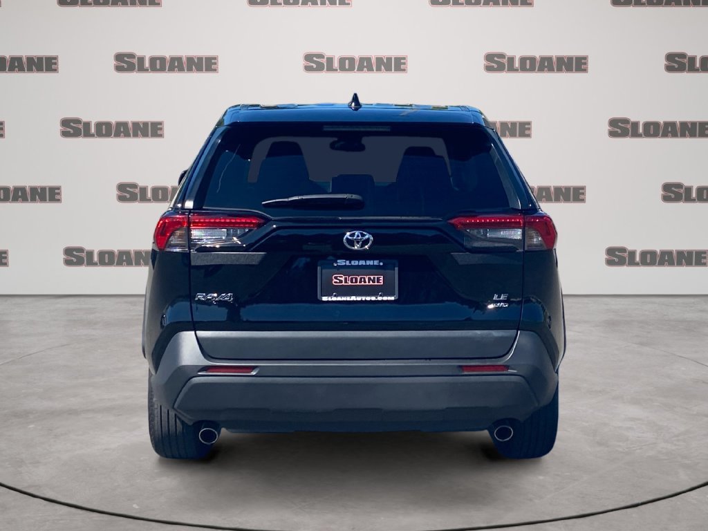 Used 2025 Toyota RAV4 LE AWD/4WD image 4