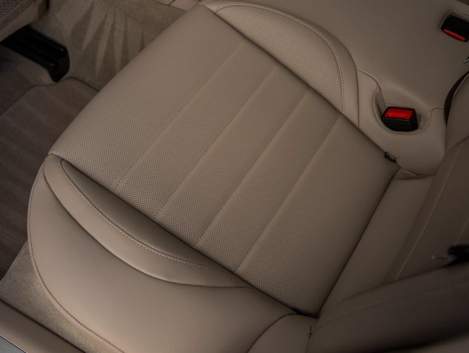 New 2026 Porsche Panamera RWD image 36