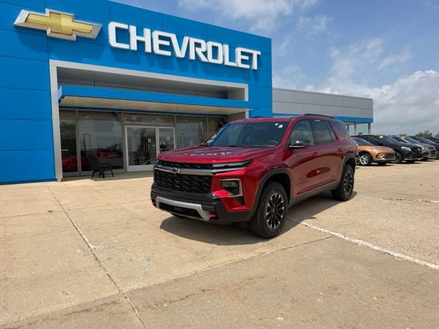Used 2025 Chevrolet Traverse Z71 w/ Driver Confidence Package AWD/4WD image 1