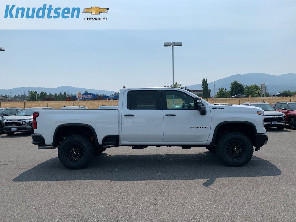 New 2026 Chevrolet Silverado 2500 ZR2 w/ LPO, Dark Essentials Package AWD/4WD image 8