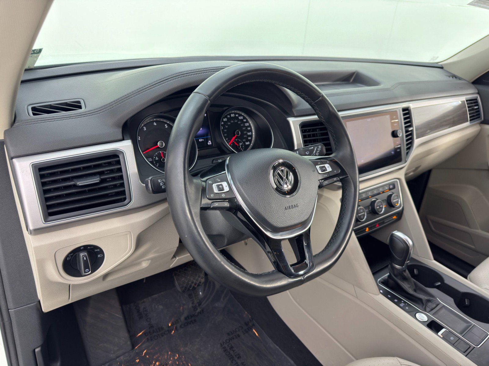 Used 2019 Volkswagen Atlas SE w/ Towing Package image 12