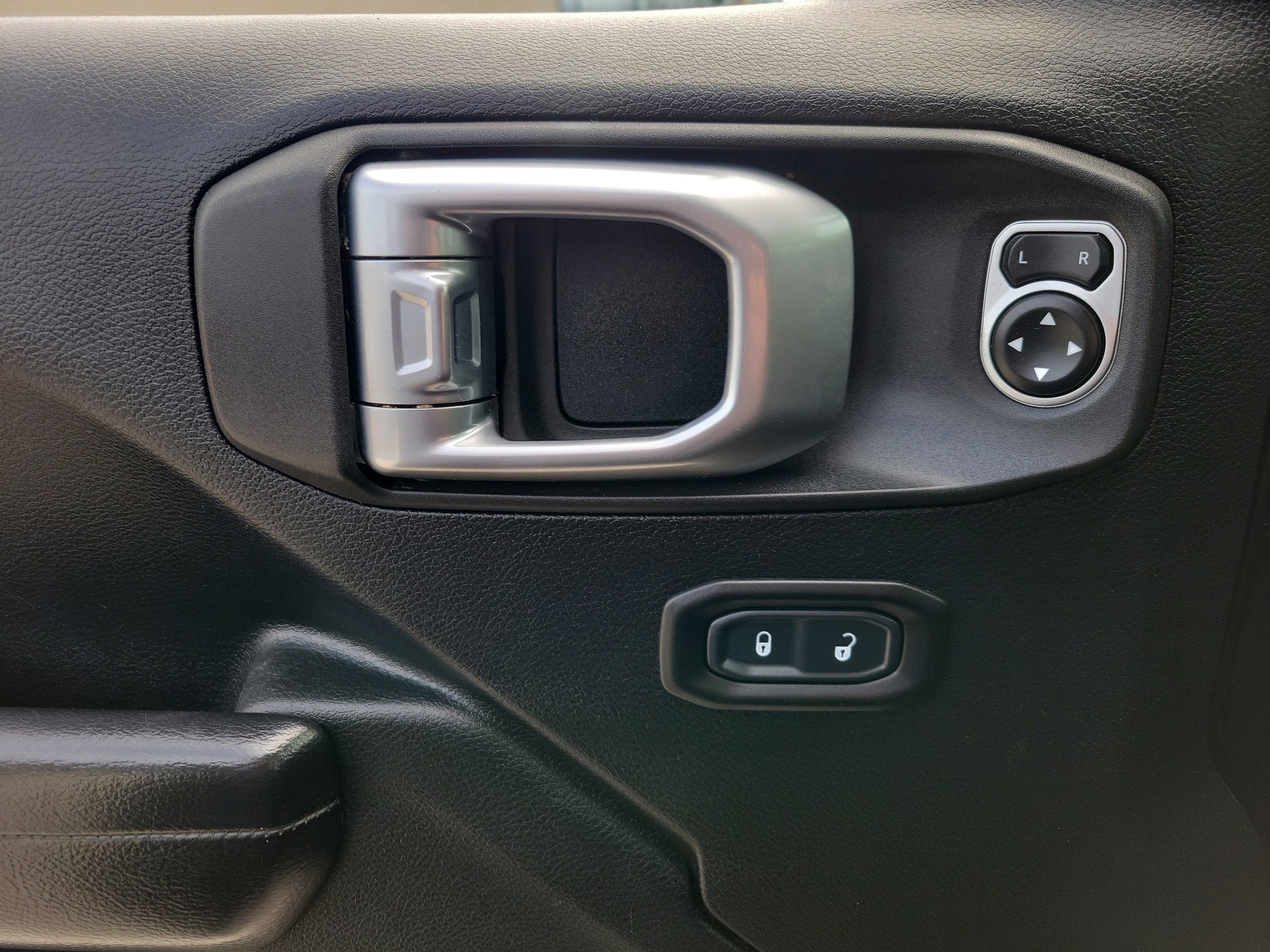 Used 2020 Jeep Gladiator Rubicon image 6