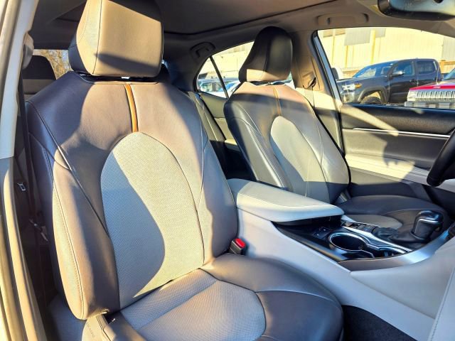 Used 2020 Toyota Camry XLE w/ Navigation Package AWD/4WD image 28