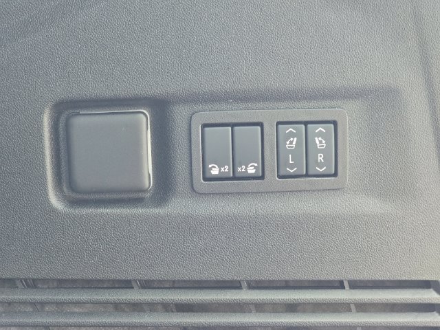 Used 2024 Chevrolet Suburban High Country AWD/4WD image 15