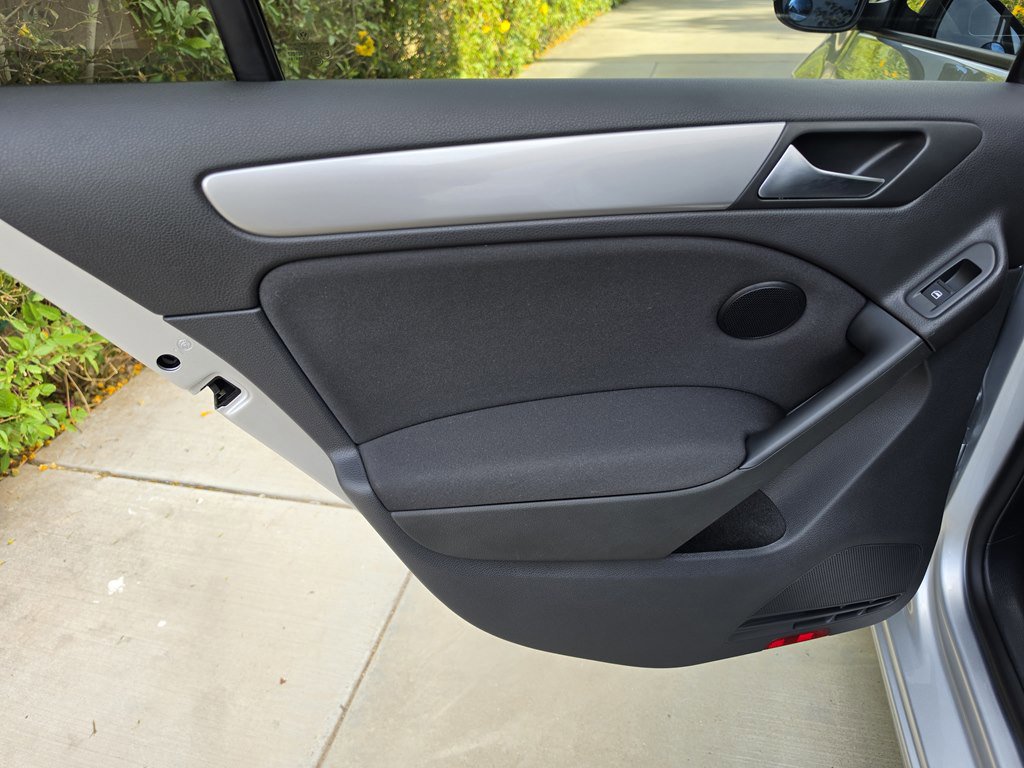 Used 2012 Volkswagen Golf 4-Door image 31