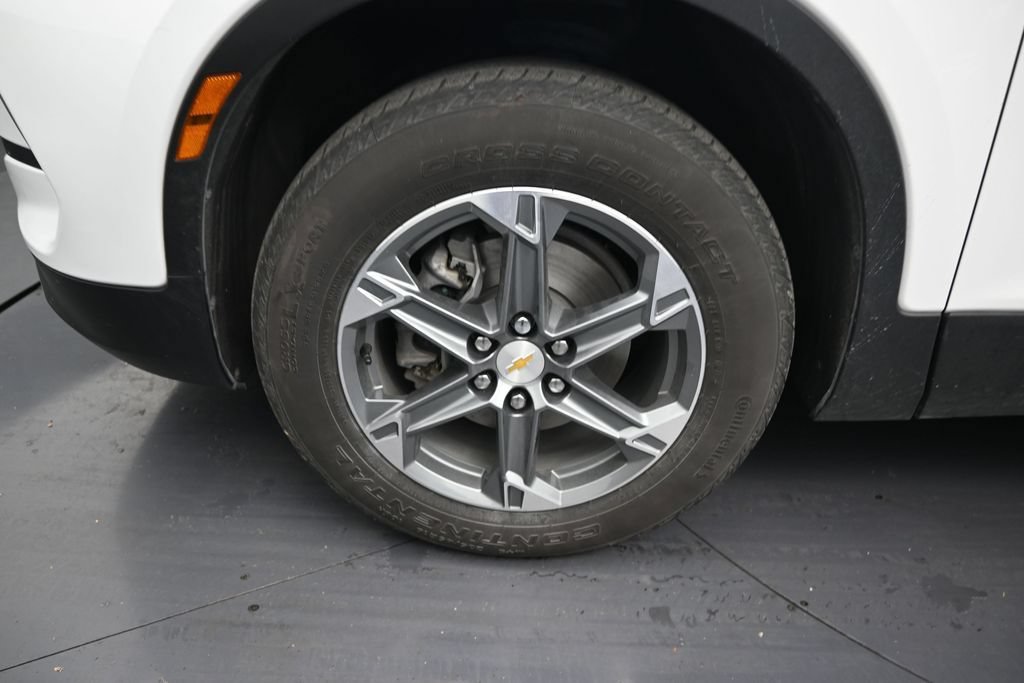 Used 2023 Chevrolet Blazer LT FWD image 9