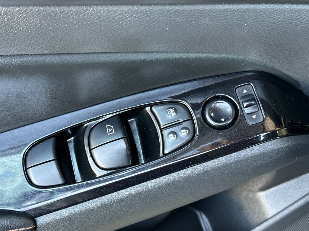 Used 2024 Nissan Altima 2.5 SR FWD image 12