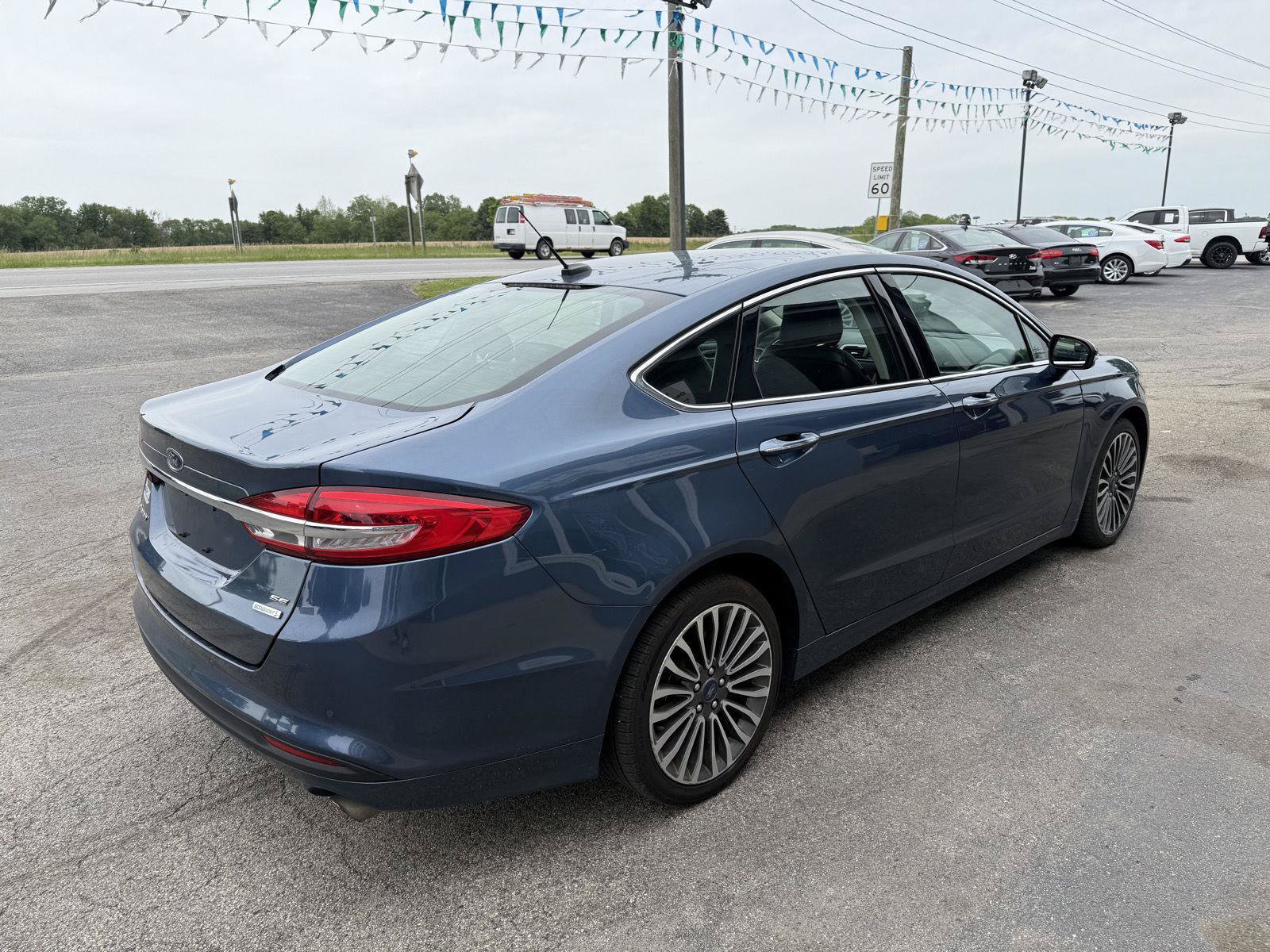 Used 2018 Ford Fusion SE w/ Fusion SE Technology Package FWD image 4