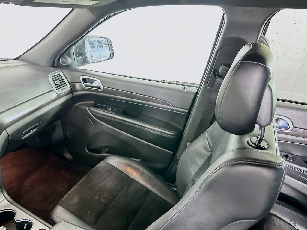 Used 2018 Jeep Grand Cherokee Altitude AWD/4WD image 22
