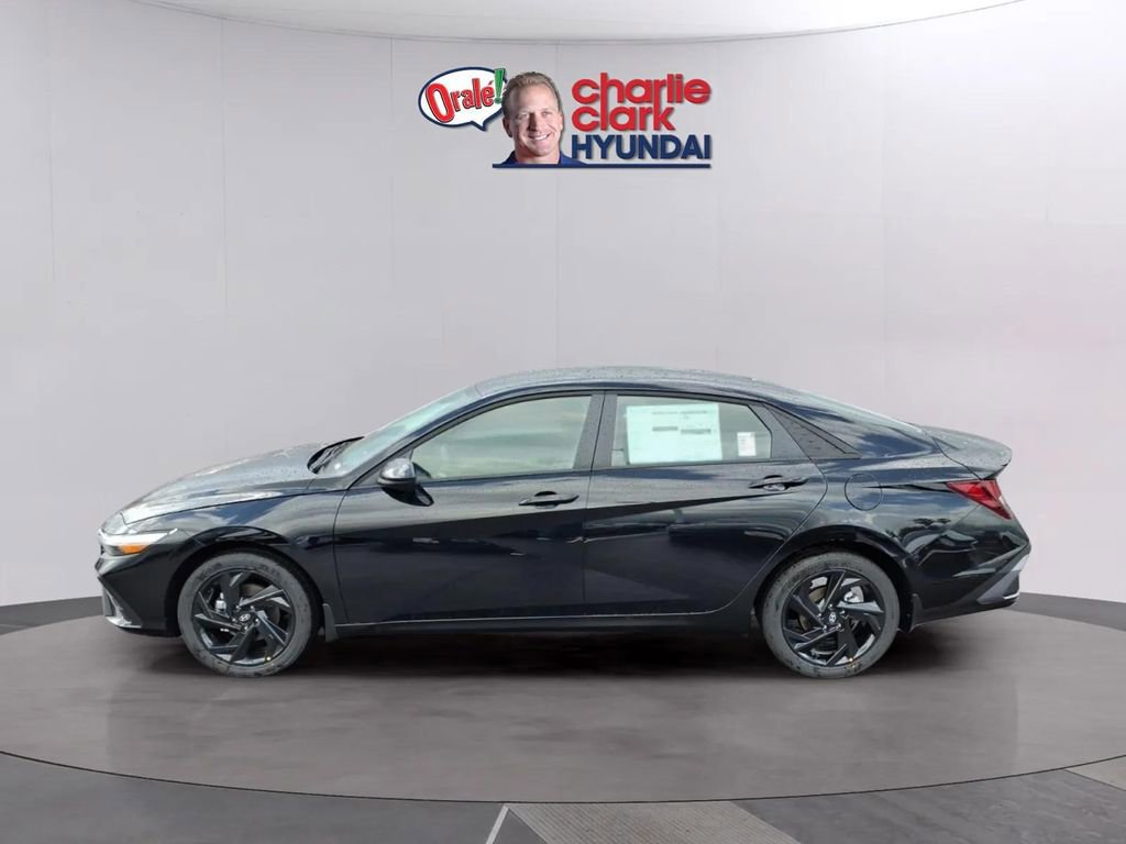 New 2026 Hyundai Elantra Sport FWD image 2
